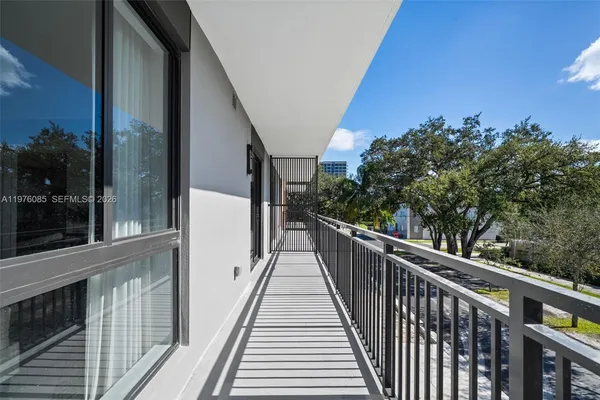 $2,828 | 2479 Northeast 192 Street, Unit 209, Miami, FL 33180