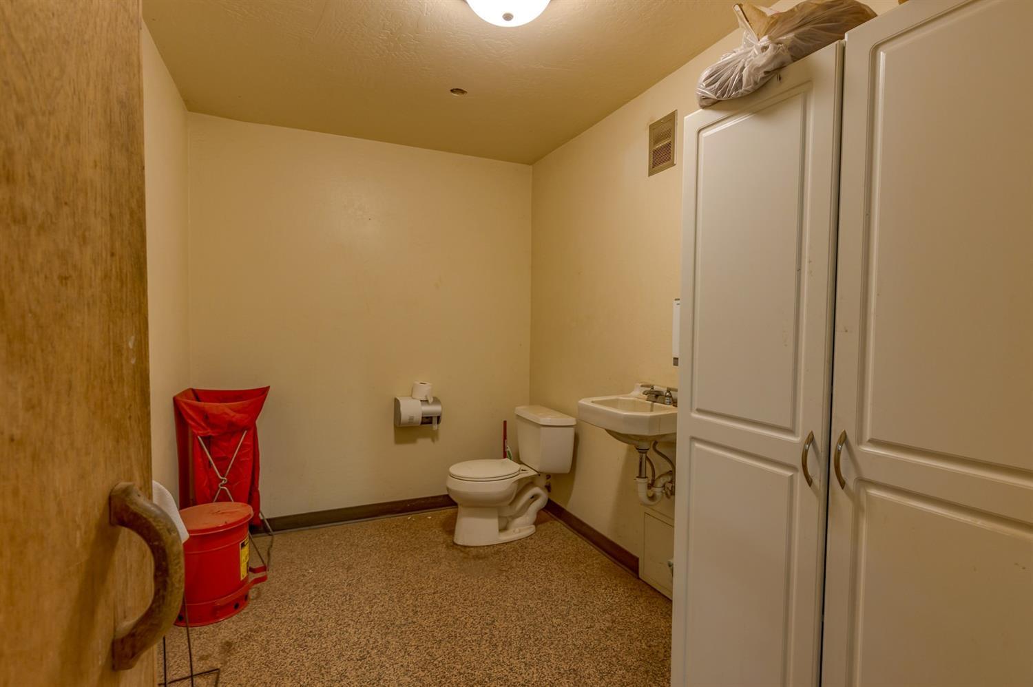 1496 Boundary Road Grants Pass, OR 97527 - Photo 19 of 26 a bathroom with a toilet and a shower