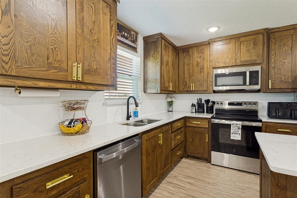 205 Altom Road Springtown, TX 76082 - Photo 10 of 25