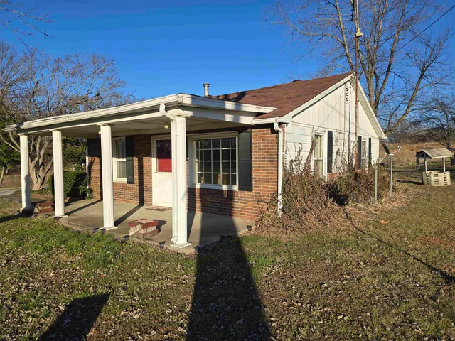 $85,000 | 550 Old Broughton Road, Eldorado, IL 62930