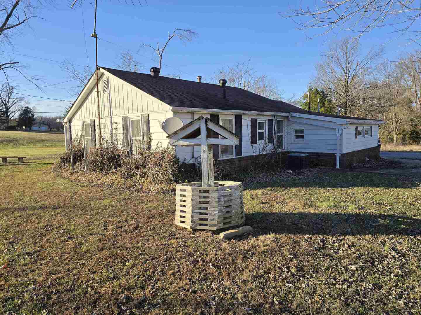 550 Old Broughton Road Eldorado, IL 62930 - Photo 3 of 23 Gallery Image 3