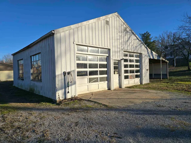 $85,000 | 550 Old Broughton Road, Eldorado, IL 62930