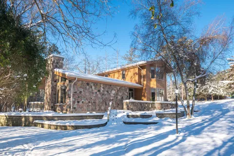 $750,000 | W318N1045 Huckleberry Way, Delafield, WI 53018