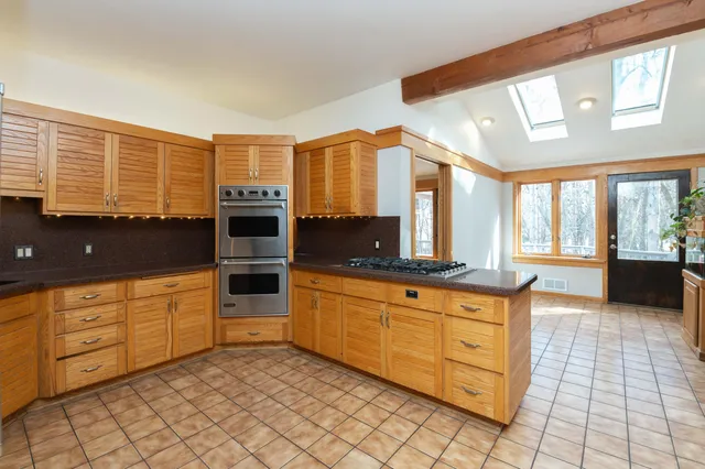 $750,000 | W318N1045 Huckleberry Way, Delafield, WI 53018