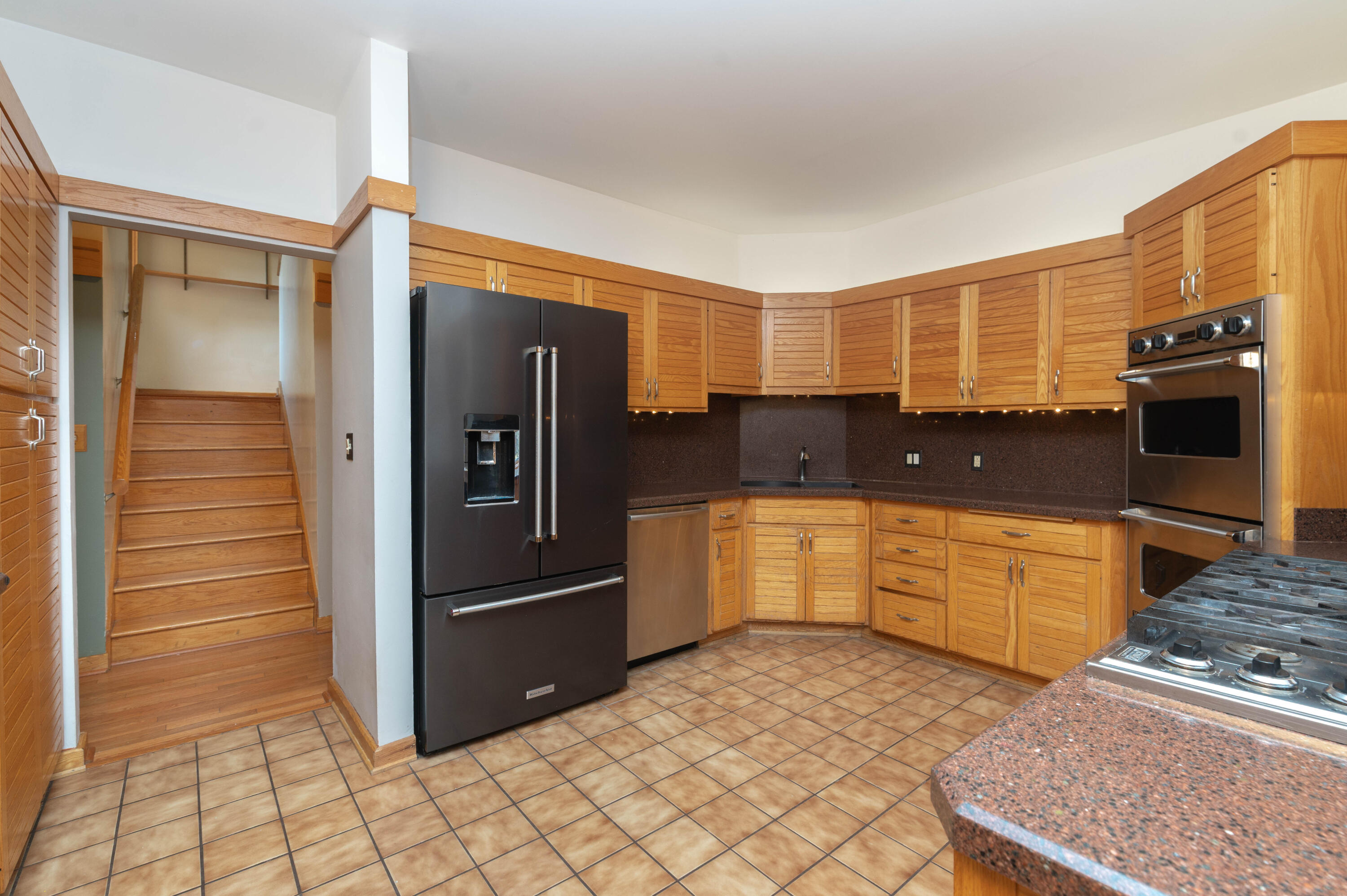 W318N1045 Huckleberry Way Delafield, WI 53018 - Photo 11 of 28 10