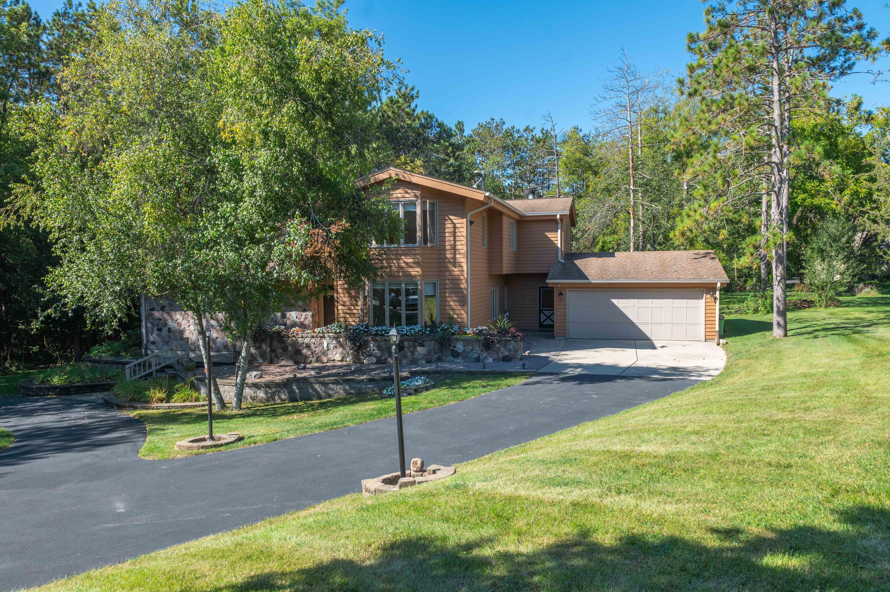 W318N1045 Huckleberry Way Delafield, WI 53018 - Photo 23 of 28 01