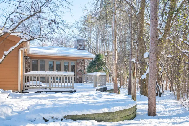 $750,000 | W318N1045 Huckleberry Way, Delafield, WI 53018