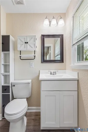 $310,000 | 6 Barnes Court, Hampton, VA 23664