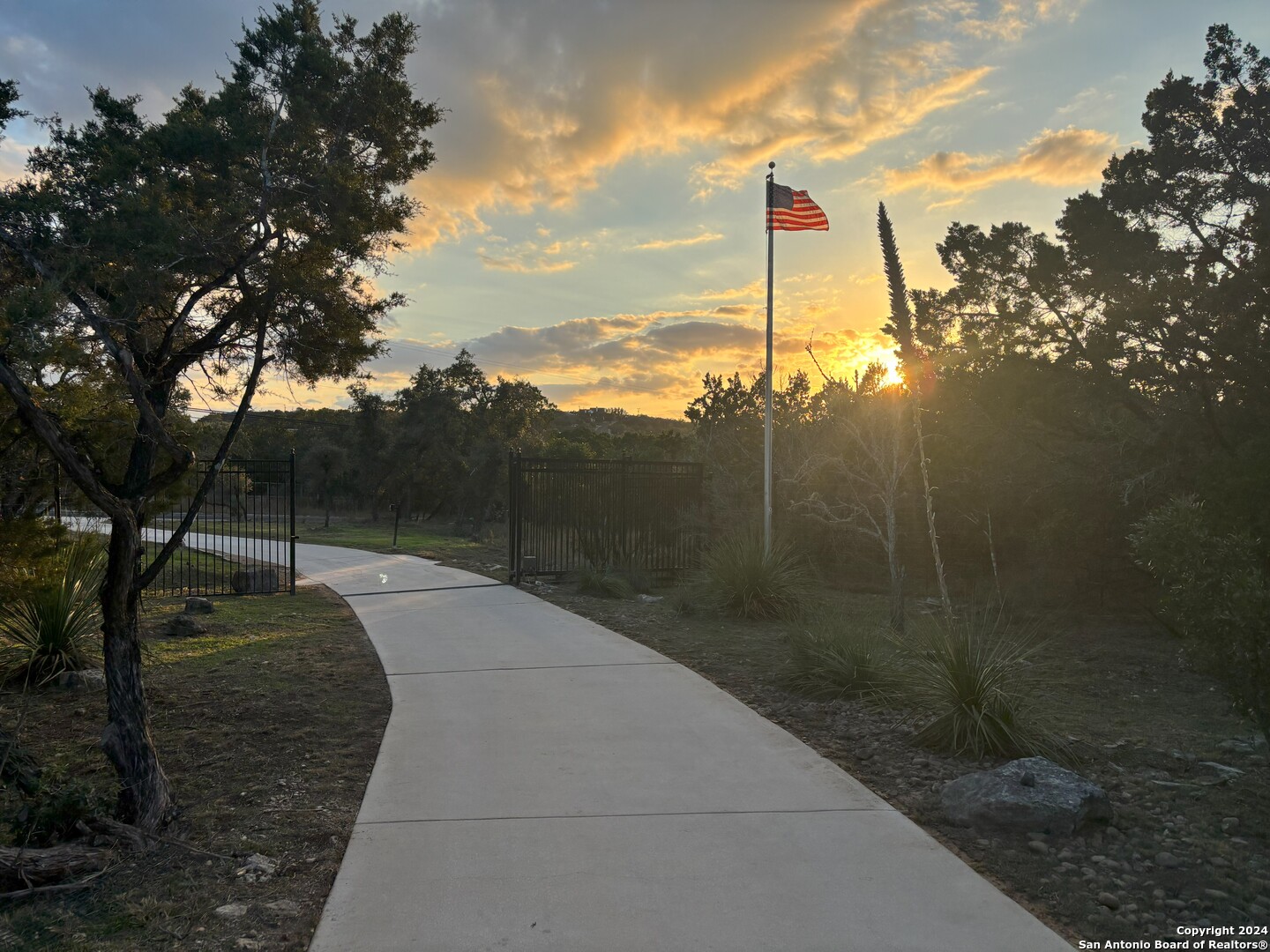 739 West Oak Ests Dr  