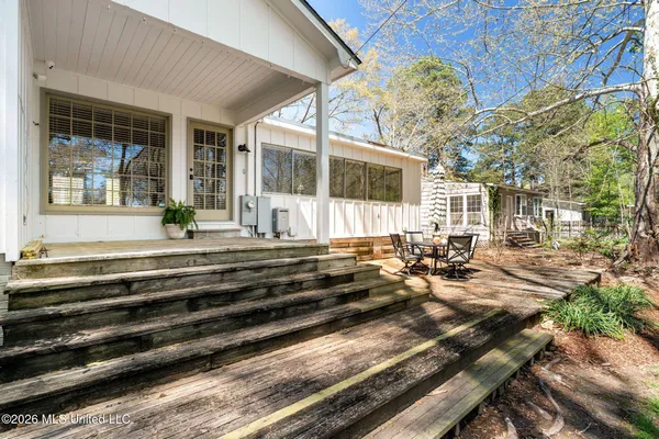 $229,000 | 1005 South Jackson Street, Brookhaven, MS 39601