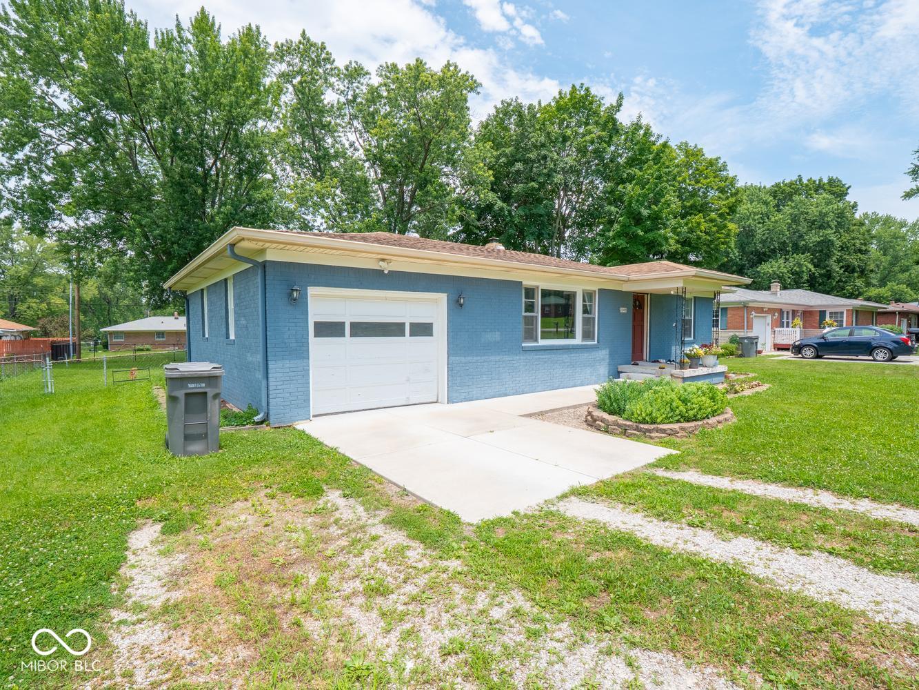 2240 East Thompson Road Indianapolis, IN 46227 - Photo 5 of 50 Gallery Image 5