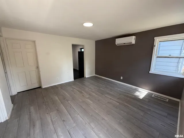 $109,900 | 1219 East Moneta Avenue, Peoria Heights, IL 61616