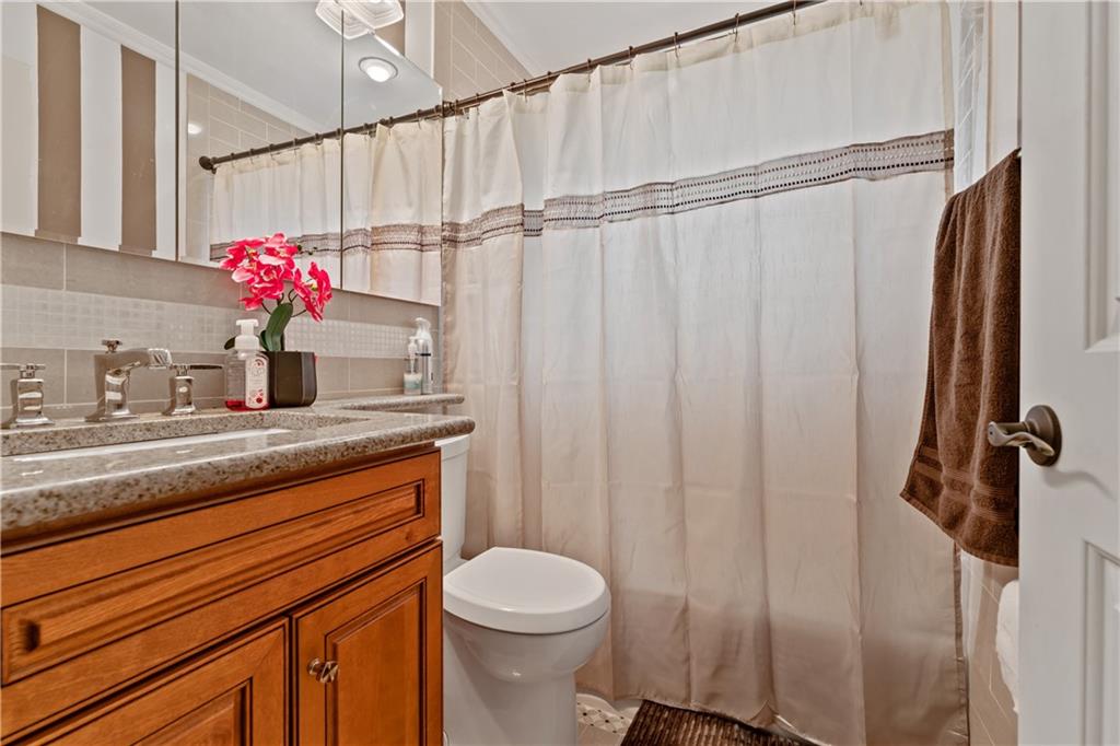 1223 Greentree Road Pittsburgh, PA 15220 - Photo 18 of 25 Gallery Image 18