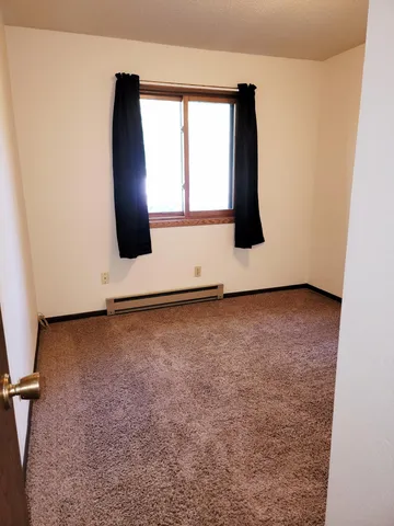 $715 | 200 10th Avenue Southeast, Unit C1, Fairfax, MN 55332