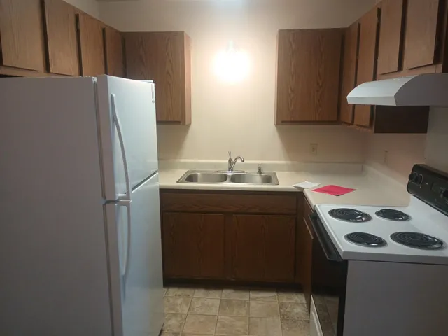 $715 | 200 10th Avenue Southeast, Unit C1, Fairfax, MN 55332