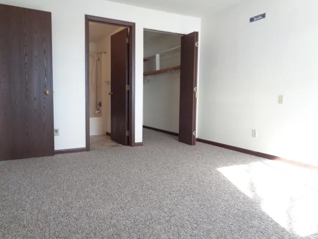 $715 | 200 10th Avenue Southeast, Unit C1, Fairfax, MN 55332