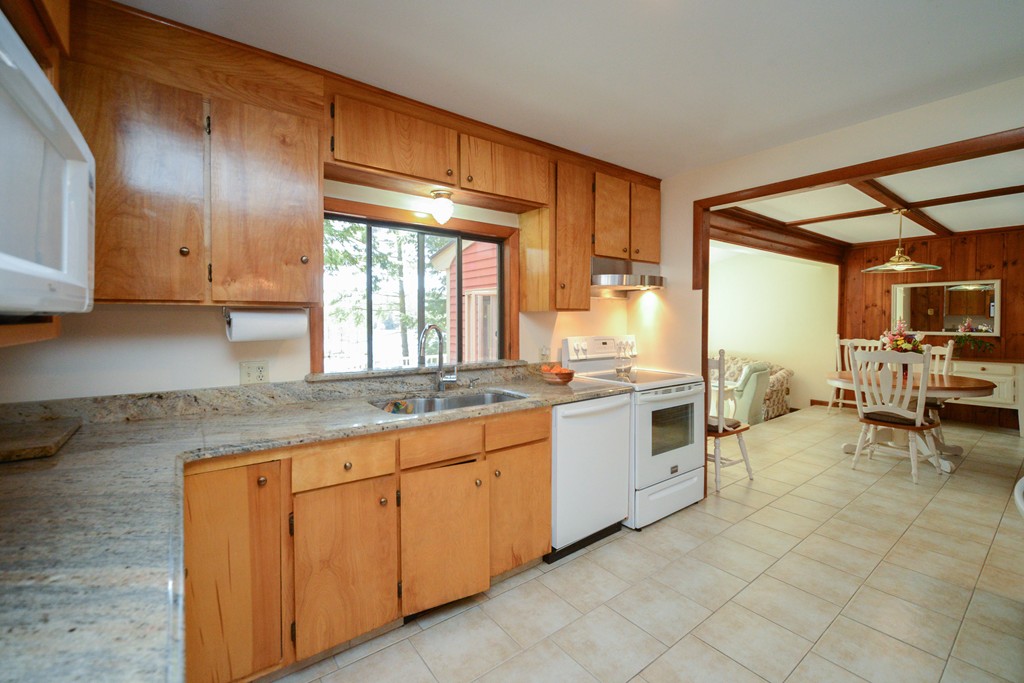 329 Pinedale Road Athol, MA 01331 - Photo 8 of 30