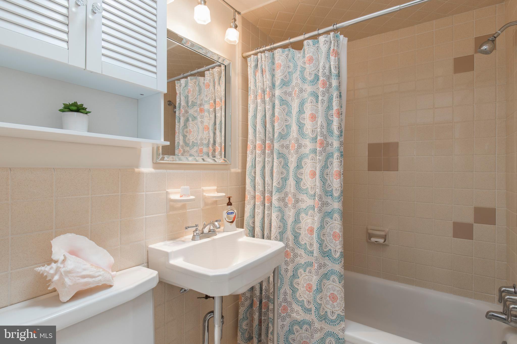 296 Lemonte Street Philadelphia, PA 19128 - Photo 18 of 24 Gallery Image 18