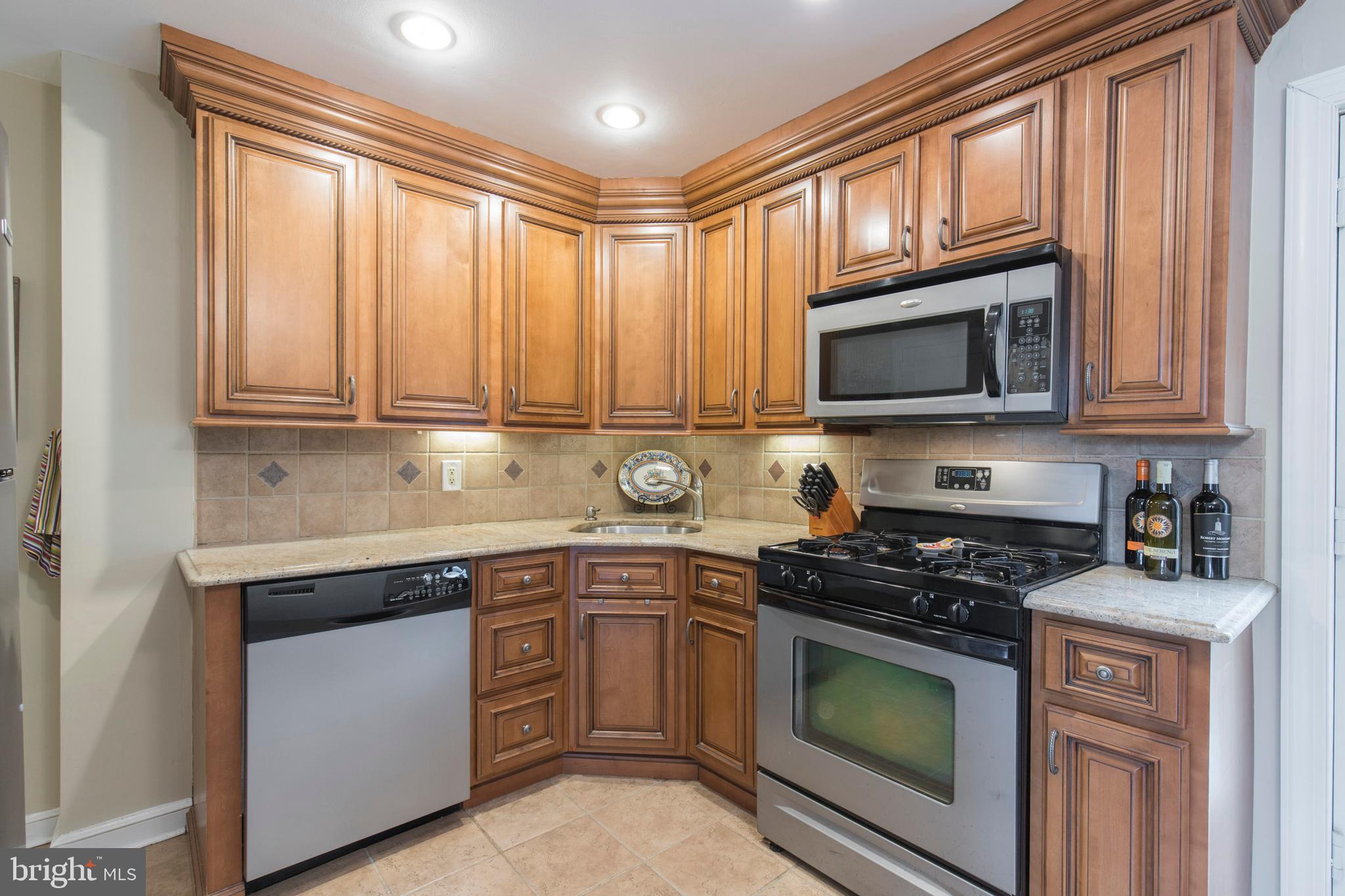 296 Lemonte Street Philadelphia, PA 19128 - Photo 8 of 24 Gallery Image 8