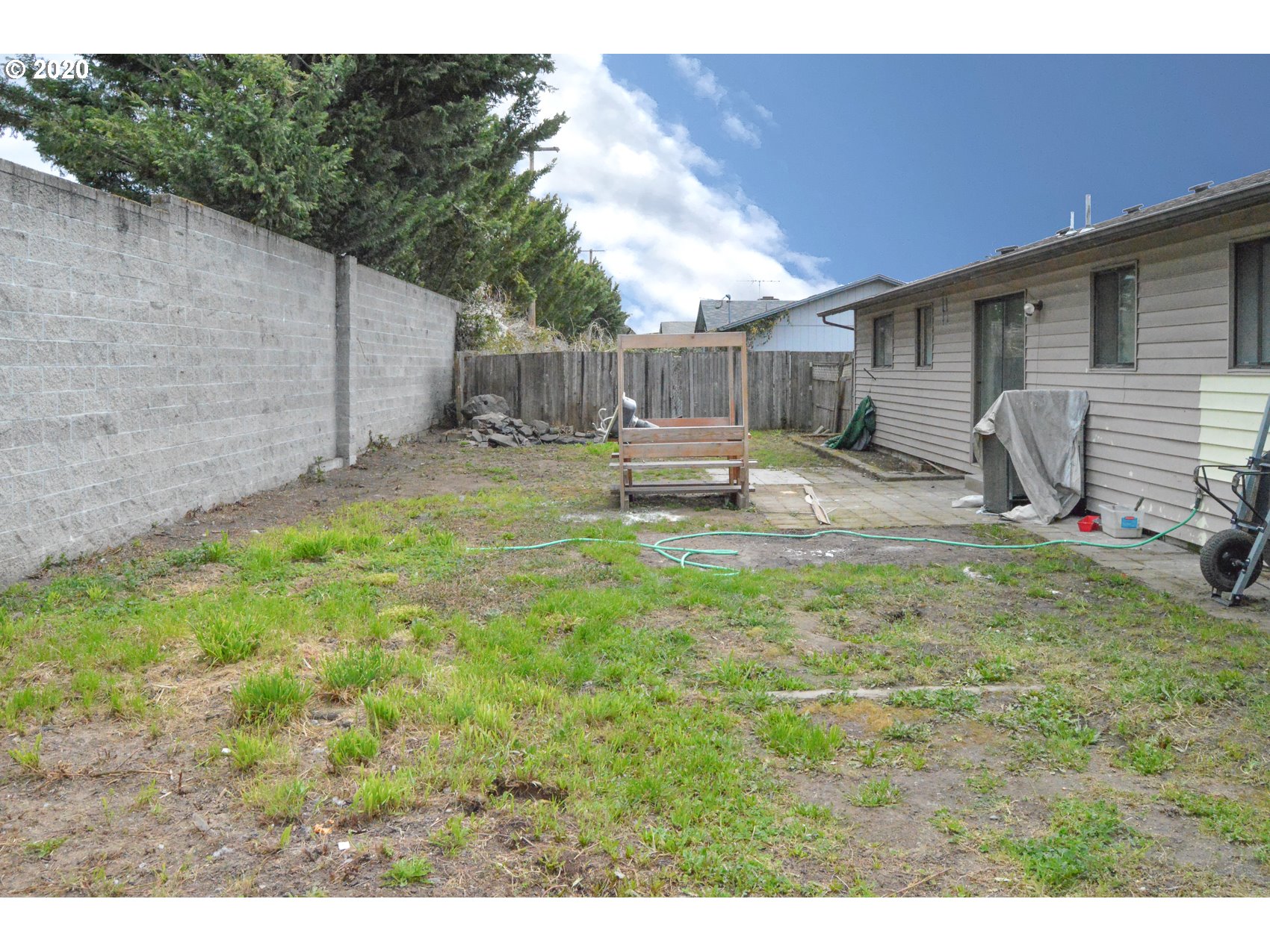 2280 L Street Springfield, OR 97477 - Photo 4 of 32
