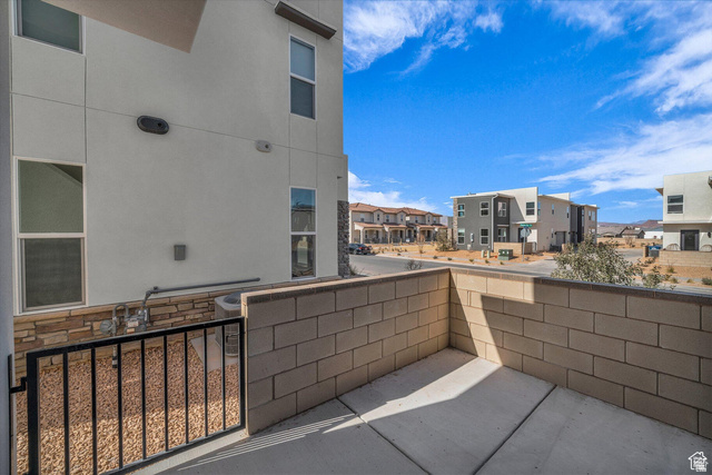 560 Aqua Cove St. George, UT 84790 - Photo 24 of 27 Balcony featuring a residential view