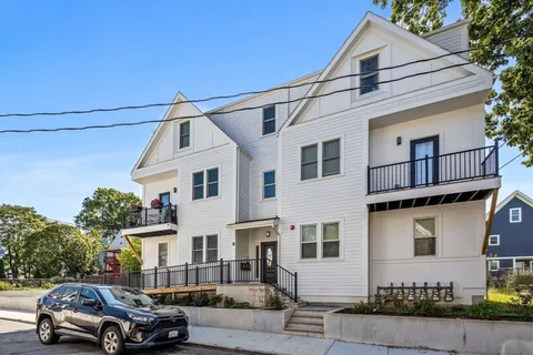 $537,000 | 8 Oakhurst Street, Unit 4, Boston, MA 02124