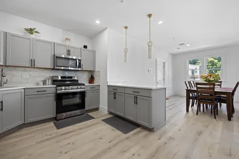 $537,000 | 8 Oakhurst Street, Unit 4, Boston, MA 02124