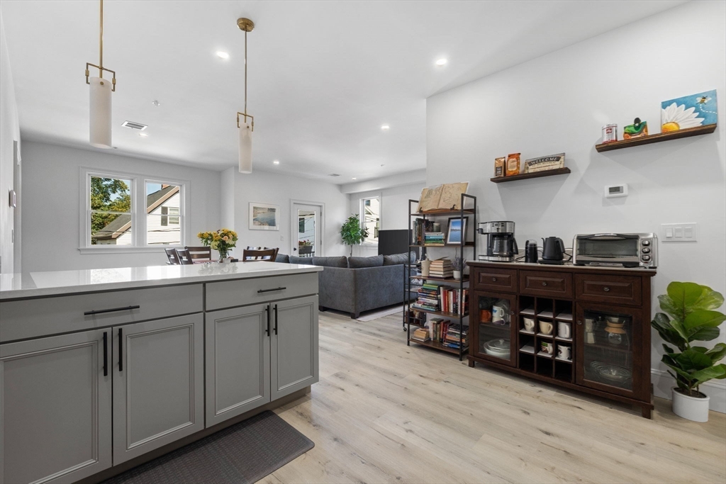 8 Oakhurst Street, Unit 4 Boston, MA 02124 - Photo 6 of 23