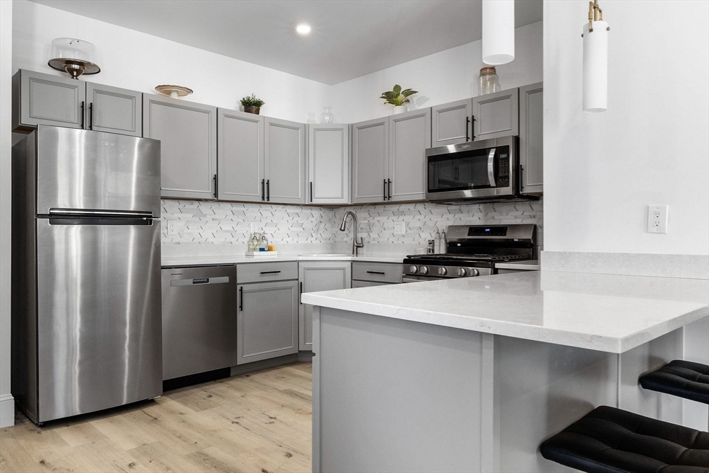 8 Oakhurst Street, Unit 4 Boston, MA 02124 - Photo 7 of 23