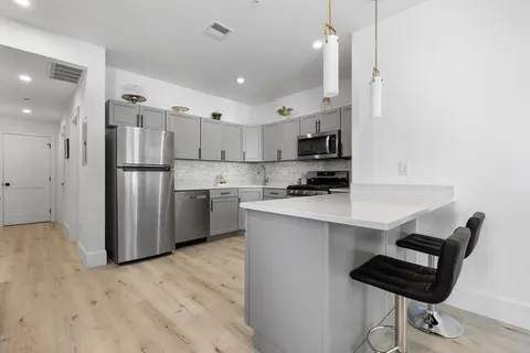 $537,000 | 8 Oakhurst Street, Unit 4, Boston, MA 02124