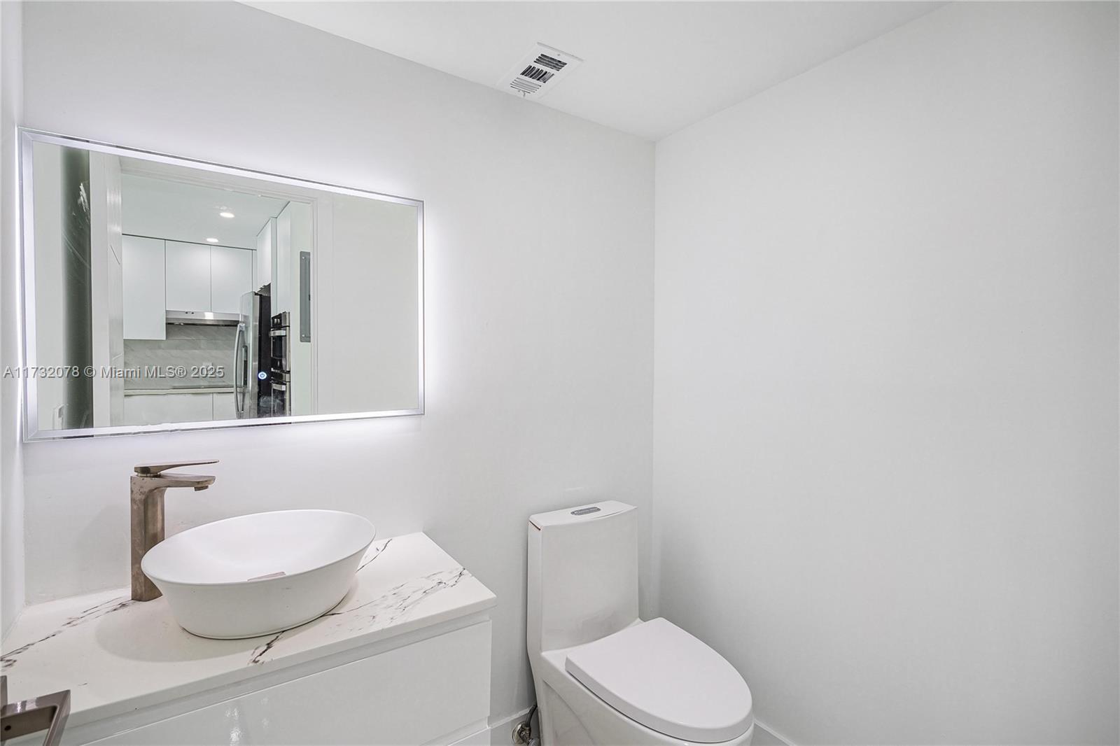 1450 Lincoln Road, Unit 409 Miami Beach, FL 33139 - Photo 11 of 26 Gallery Image 11