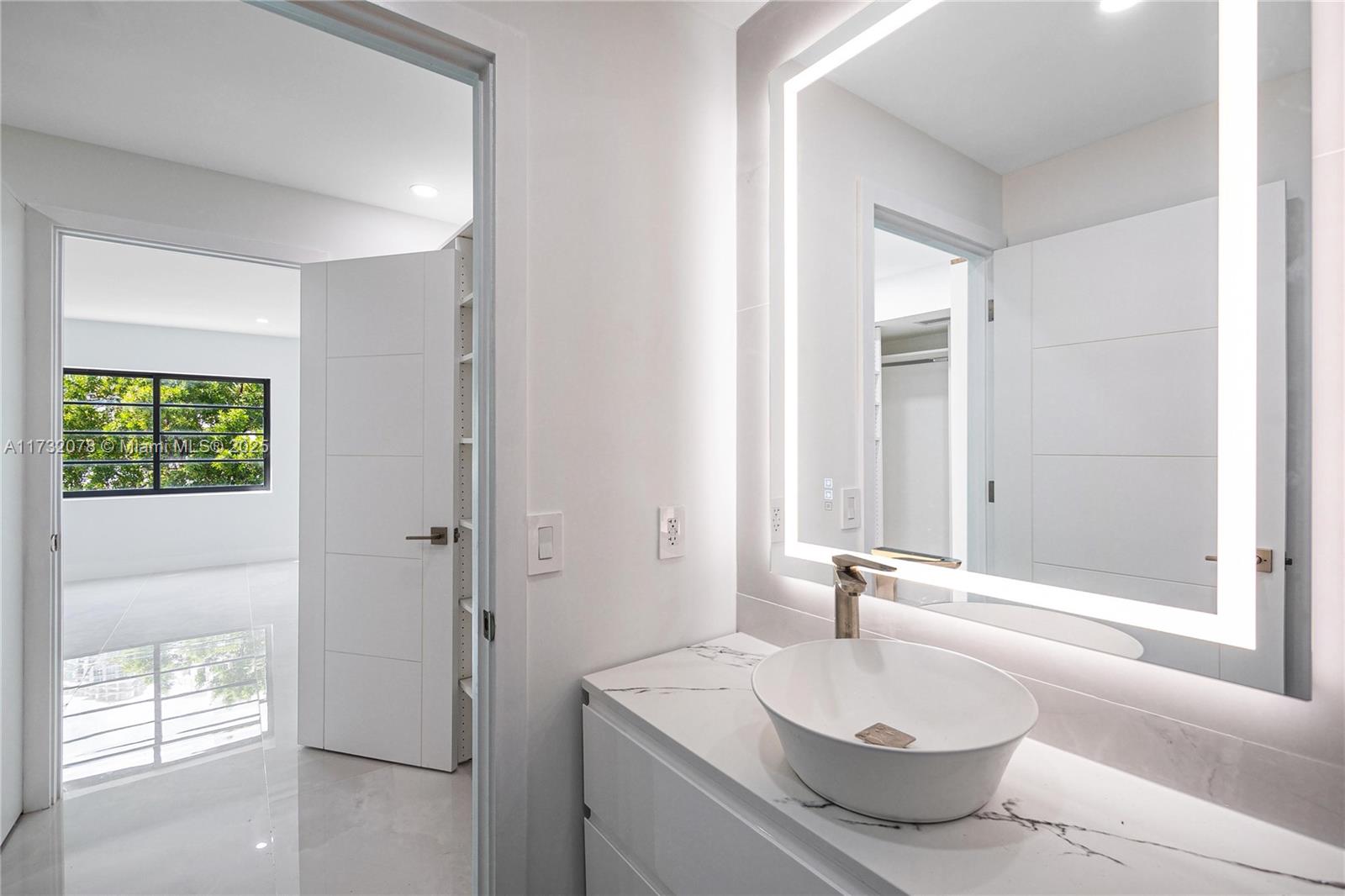 1450 Lincoln Road, Unit 409 Miami Beach, FL 33139 - Photo 17 of 26 Gallery Image 17
