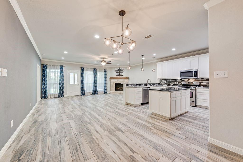 5420 Meandering Road River Oaks, TX 76114 - Photo 13 of 30
