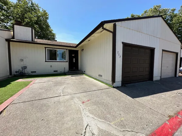 $449,900 | 713 Blair Place, Santa Rosa, CA 95401