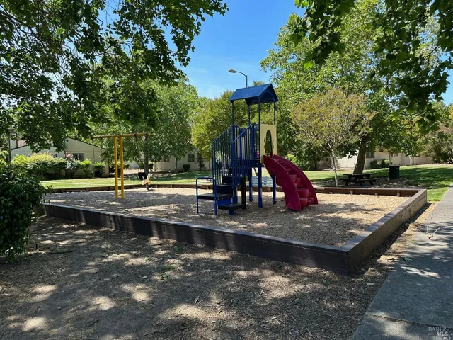 $449,900 | 713 Blair Place, Santa Rosa, CA 95401