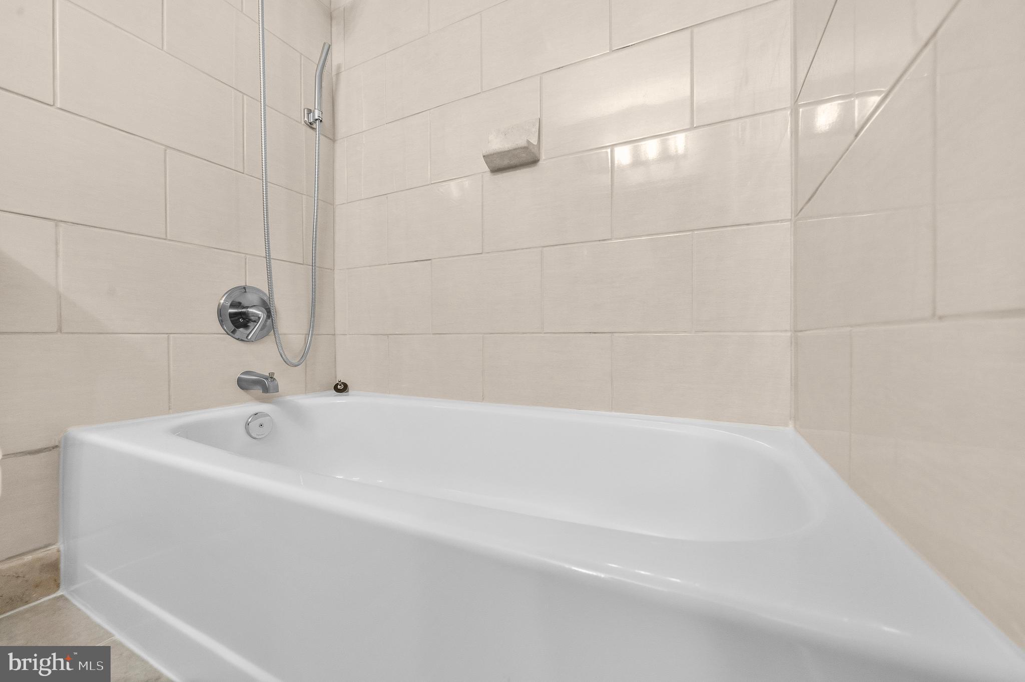 2105 South Bay Lane Reston, VA 20191 - Photo 43 of 71