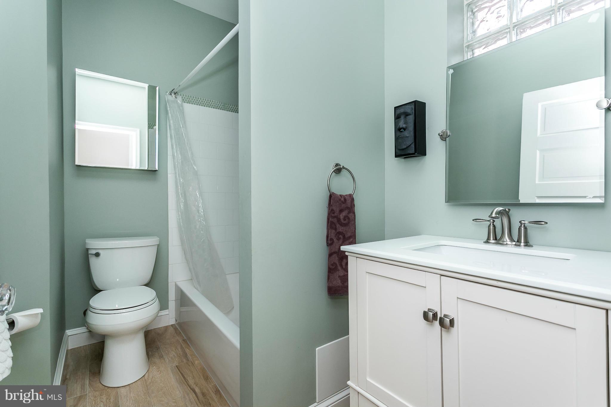 5620 Pimlico Road Baltimore, MD 21209 - Photo 23 of 30 2nd floor hall bath