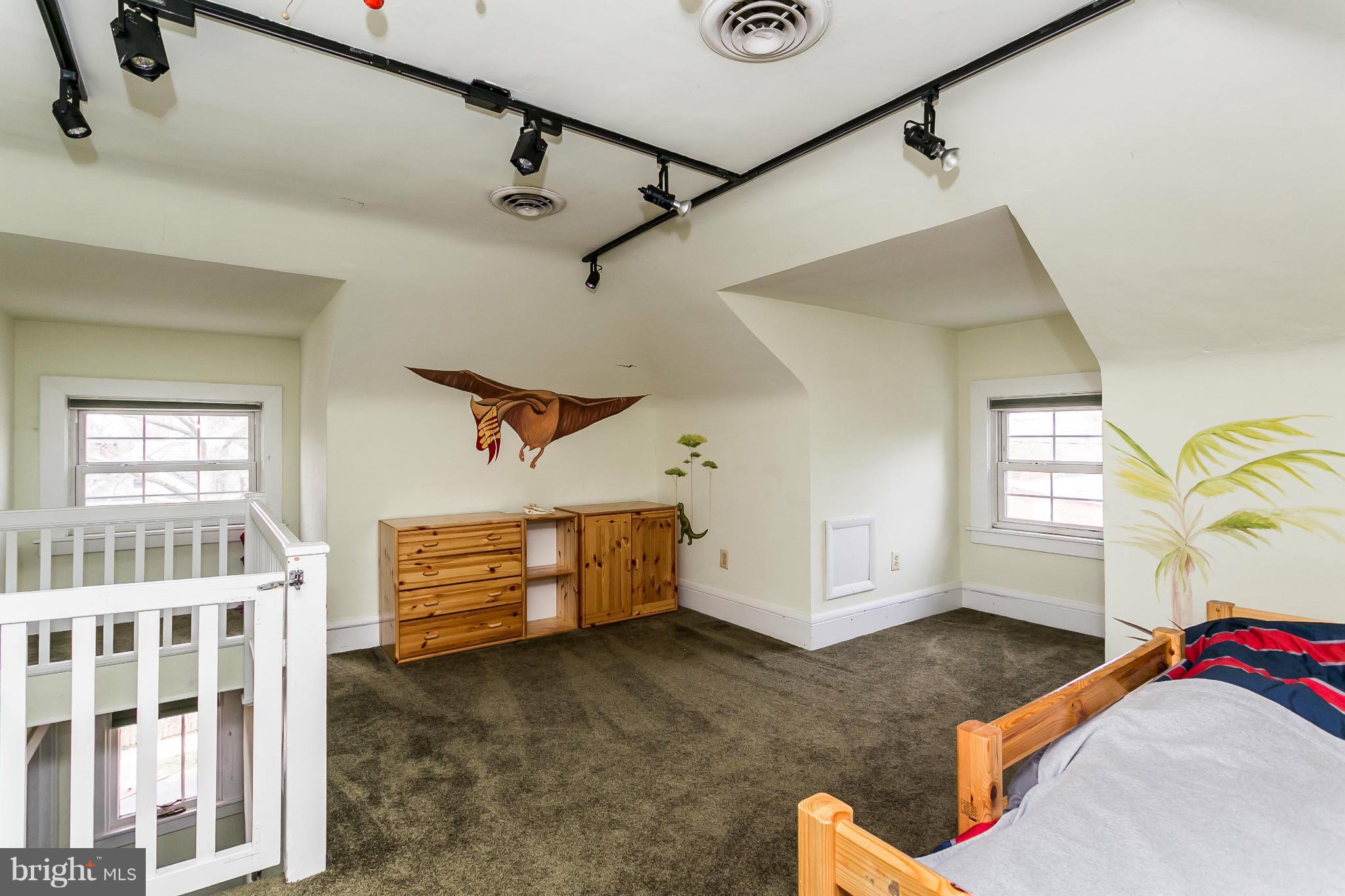 5620 Pimlico Road Baltimore, MD 21209 - Photo 25 of 30 Bedroom 4, on 3rd floor, could be fab office
