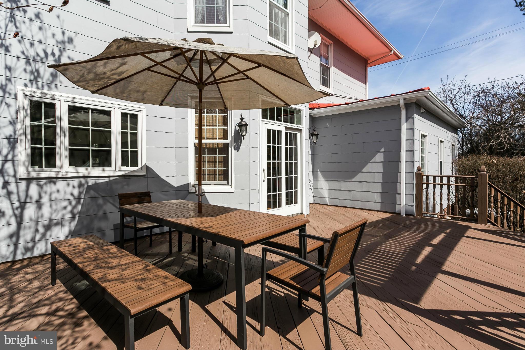5620 Pimlico Road Baltimore, MD 21209 - Photo 9 of 30 Picture yourself having meals here in spring/sum