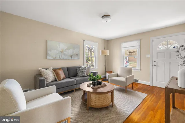 $1,500 | 312 Shawnee Avenue, Winchester, VA 22601