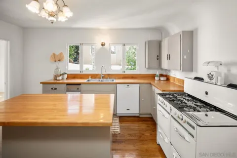 $3,199,000 | 4422 Leon Street, San Diego, CA 92107