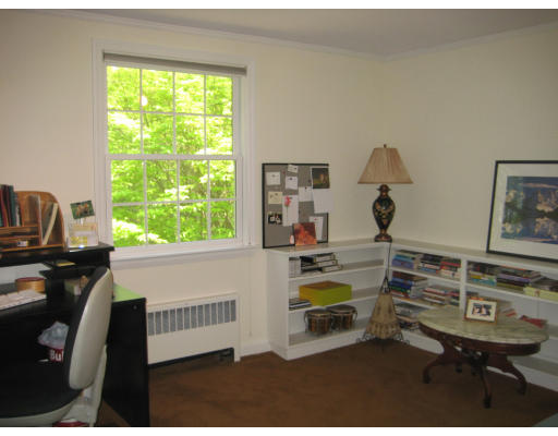 32 Longmeadow Road Weston, MA 02493 - Photo 12 of 13