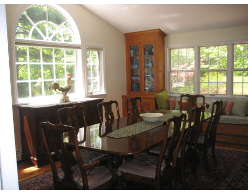 32 Longmeadow Road Weston, MA 02493 - Photo 4 of 13