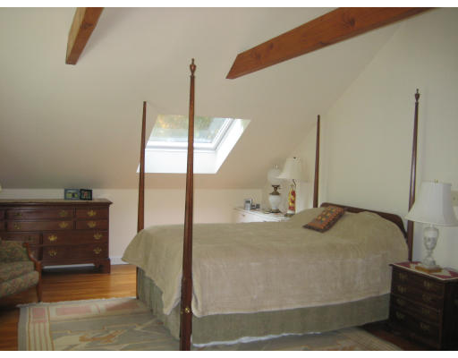 32 Longmeadow Road Weston, MA 02493 - Photo 8 of 13