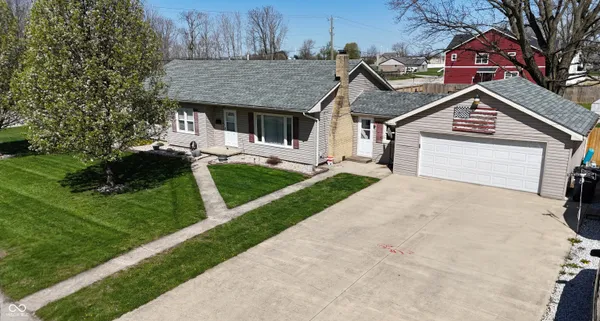 $210,000 | 900 North J Street, Elwood, IN 46036