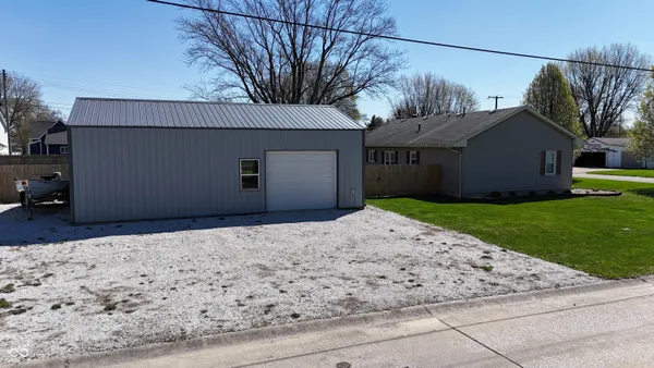 $210,000 | 900 North J Street, Elwood, IN 46036