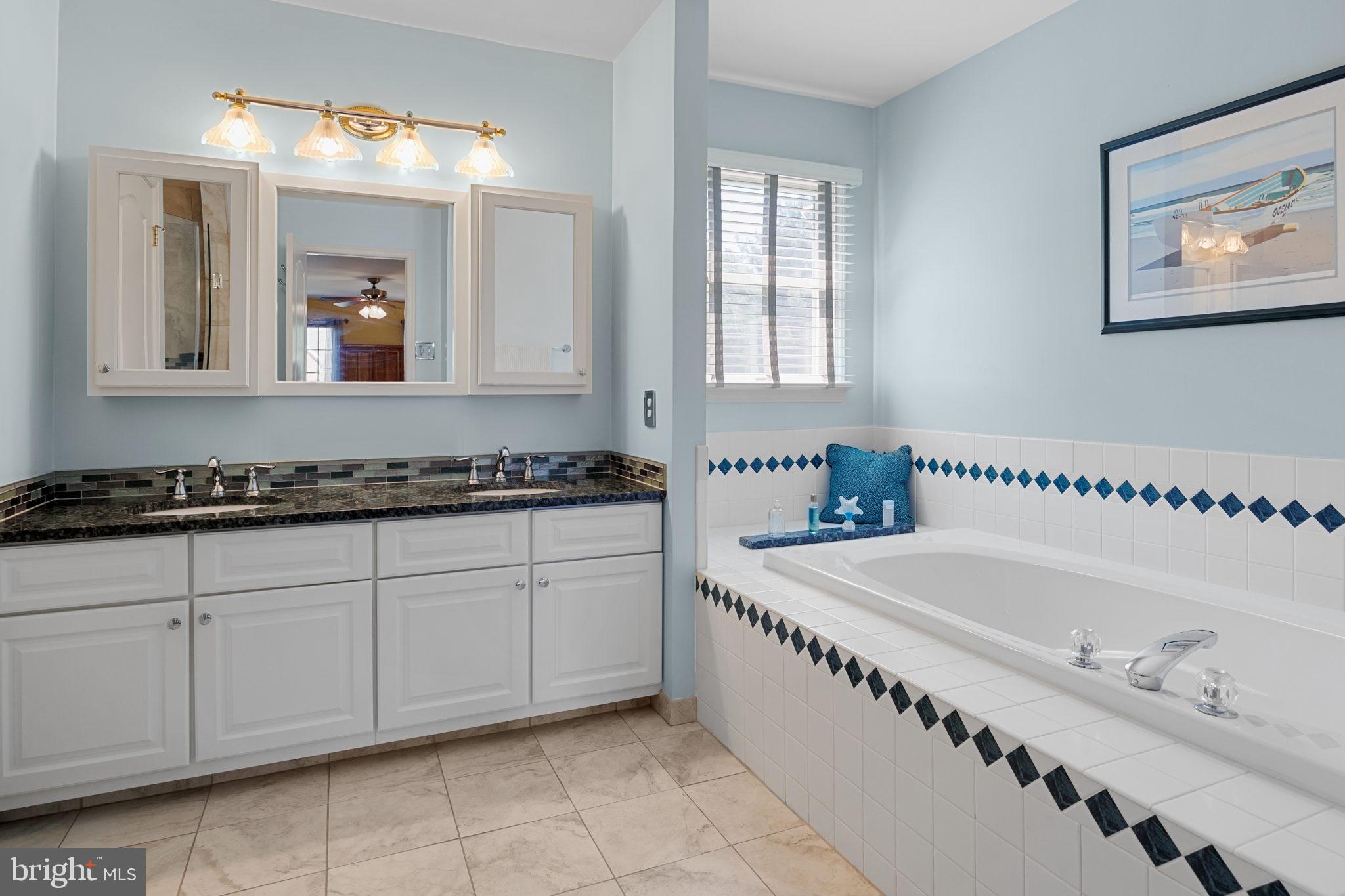 4 Bridle Path Southampton, PA 18966 - Photo 13 of 26 Owner's Bedroom En-Suite