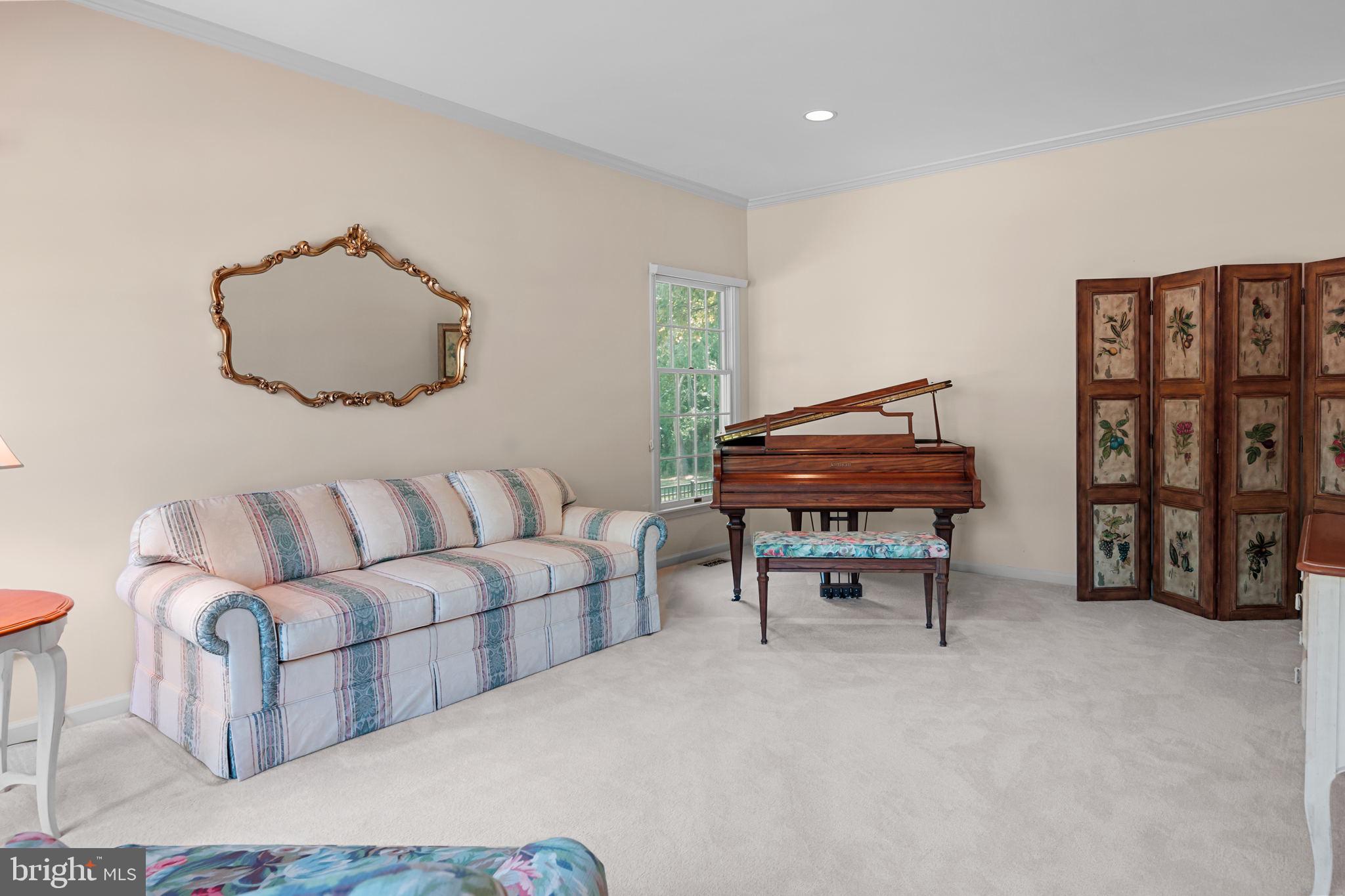 4 Bridle Path Southampton, PA 18966 - Photo 4 of 26 Living Room