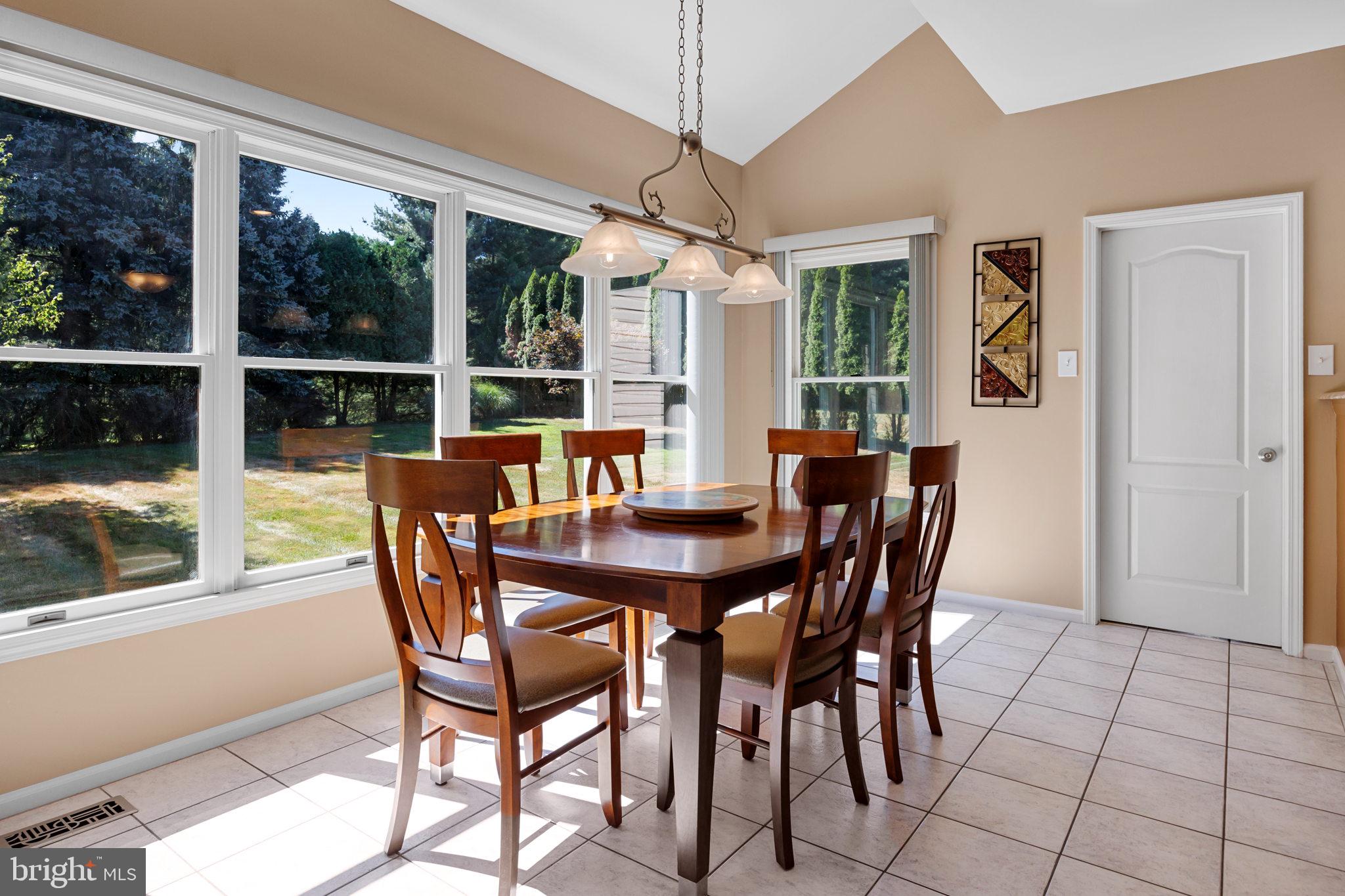 4 Bridle Path Southampton, PA 18966 - Photo 10 of 26 Breakfast Area