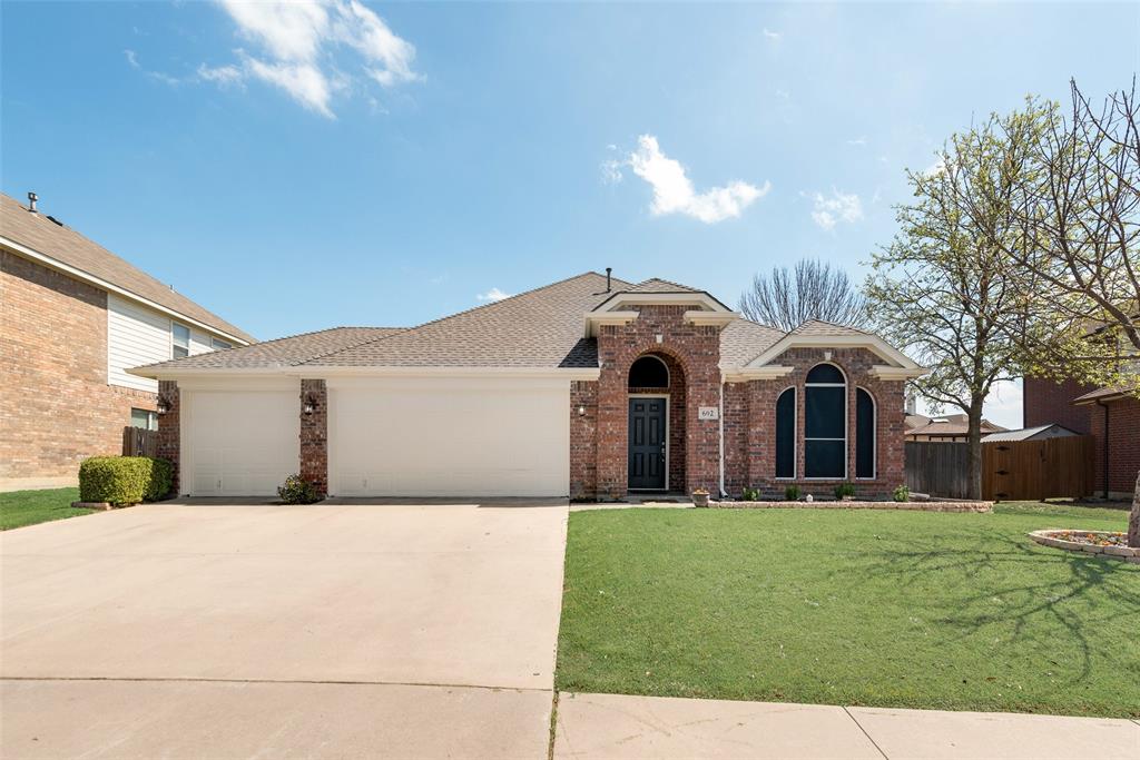 a front view of house with yard